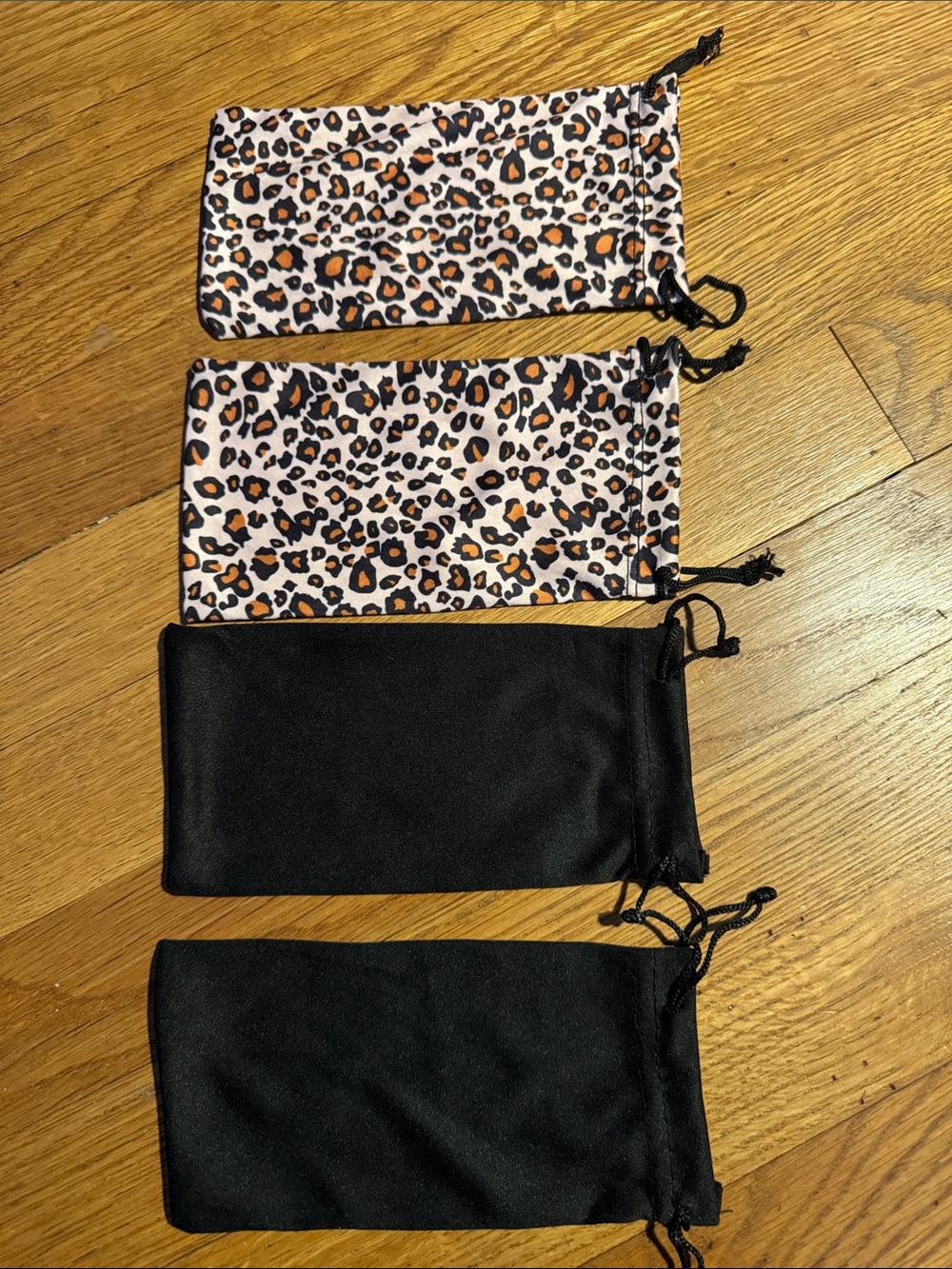🐷 Set of 4 Sunglasses Eyeglasses Leopard / Bkack Drawstring Pouches - Multipack